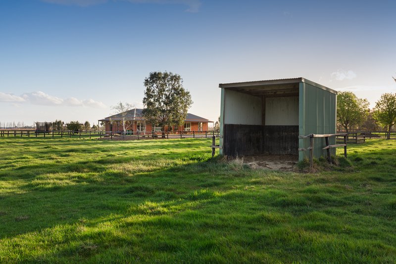 Photo - 40 Bloomfield Lane, Cardinia VIC 3978 - Image 27