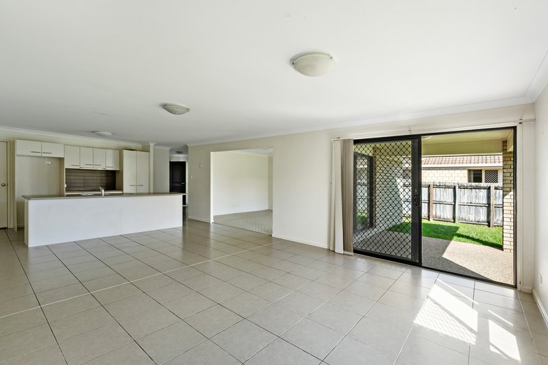 Photo - 40 Briggs Drive, Caboolture QLD 4510 - Image 4