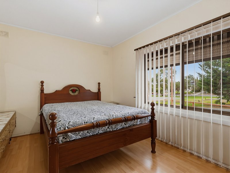 Photo - 40 Brodie Crescent, Christies Beach SA 5165 - Image 5