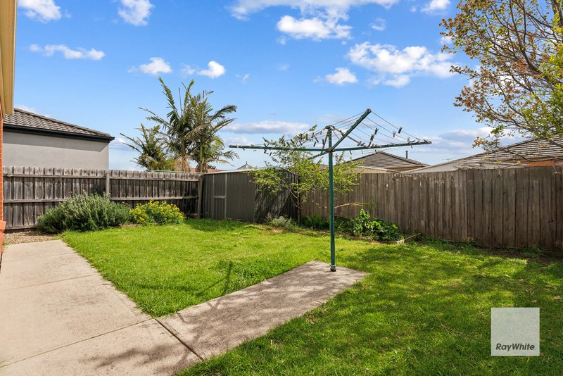 Photo - 40 Bungarim Wynd, Sydenham VIC 3037 - Image 11