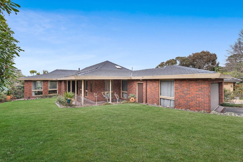 40 Caithness Crescent, Glen Waverley VIC 3150