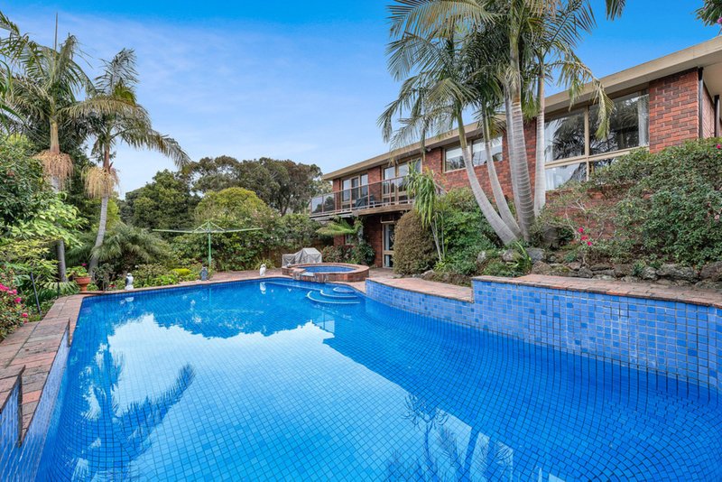 Photo - 40 Caithness Crescent, Glen Waverley VIC 3150 - Image 10