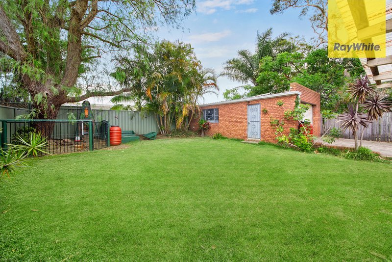 Photo - 40 Captain Cook Drive, Caringbah NSW 2229 - Image 5