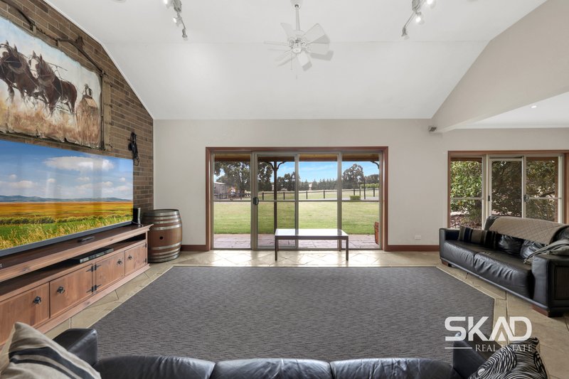 Photo - 40 Captain Pearson Drive, Mickleham VIC 3064 - Image 9