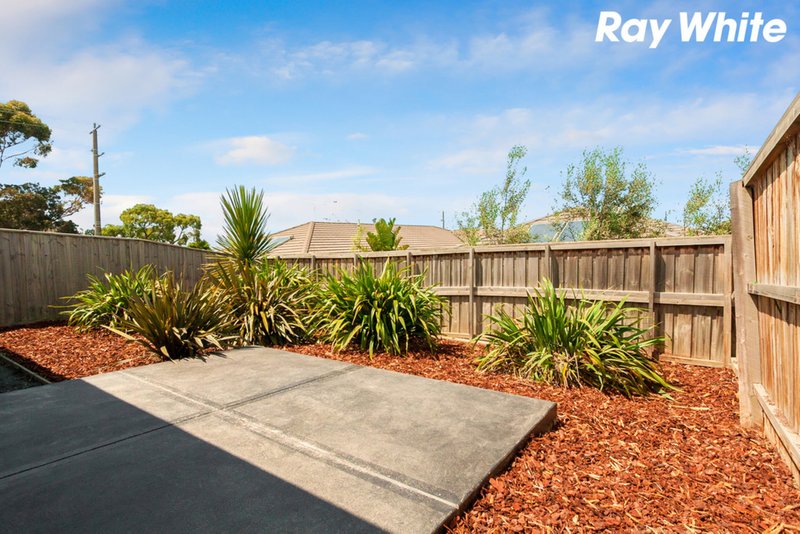 Photo - 40 Cascade Way, Pakenham VIC 3810 - Image 7