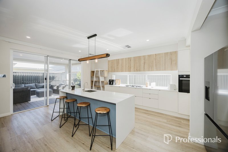 Photo - 40 Casina Way, Jindalee WA 6036 - Image 4