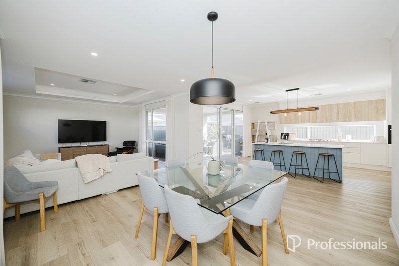Photo - 40 Casina Way, Jindalee WA 6036 - Image 6