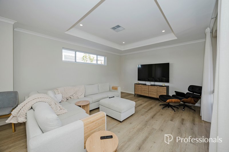 Photo - 40 Casina Way, Jindalee WA 6036 - Image 8