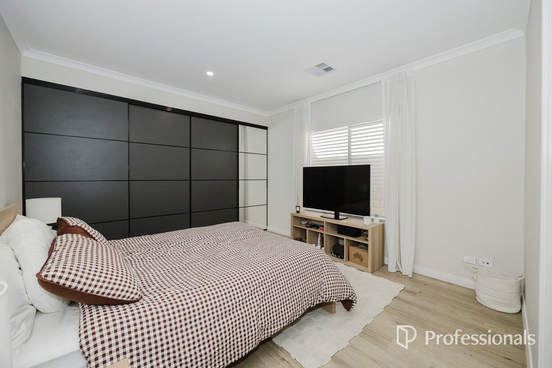 Photo - 40 Casina Way, Jindalee WA 6036 - Image 11