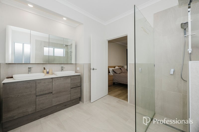 Photo - 40 Casina Way, Jindalee WA 6036 - Image 12