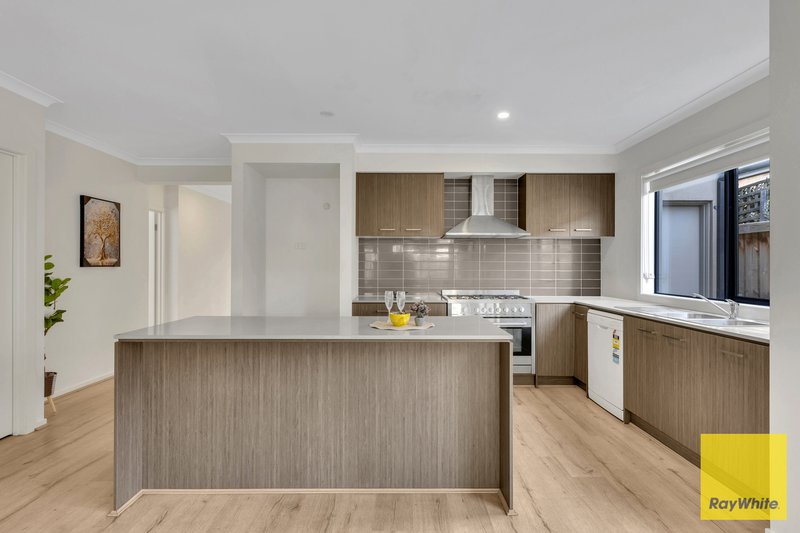 Photo - 40 Cassinia Circuit, Tarneit VIC 3029 - Image 4