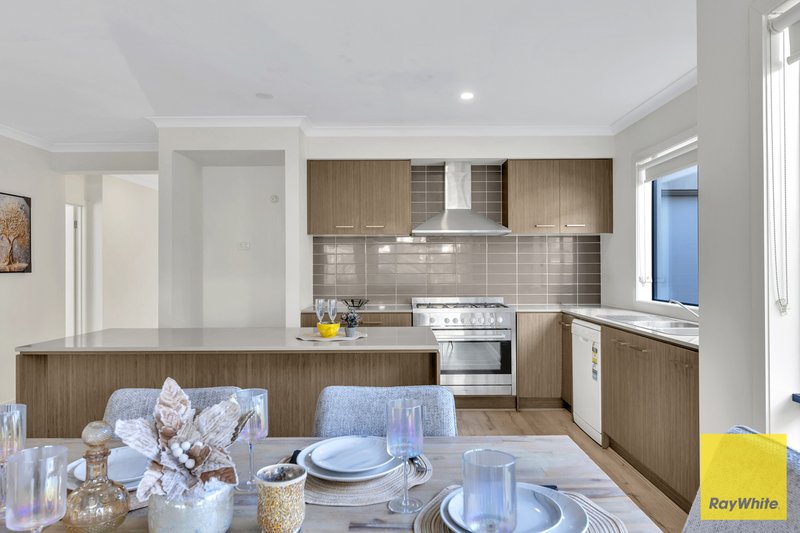 Photo - 40 Cassinia Circuit, Tarneit VIC 3029 - Image 7