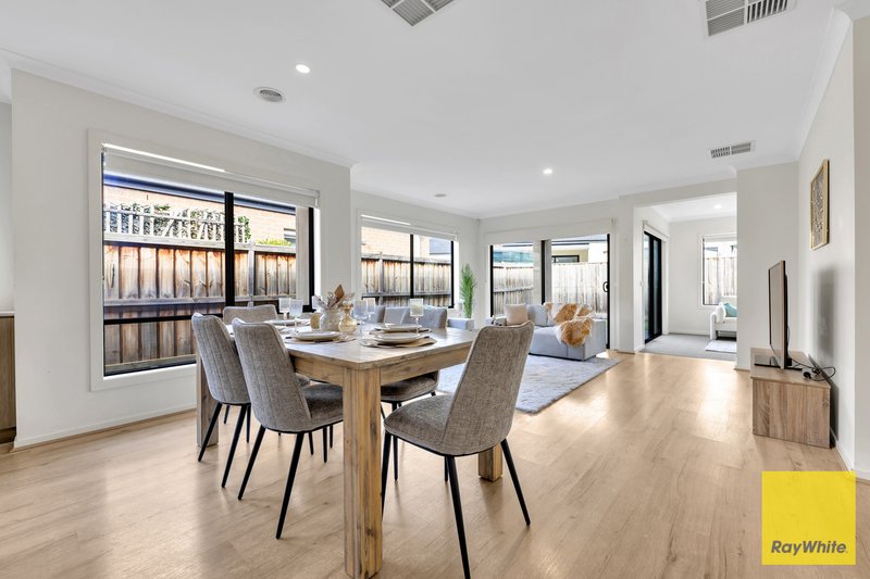 Photo - 40 Cassinia Circuit, Tarneit VIC 3029 - Image 9