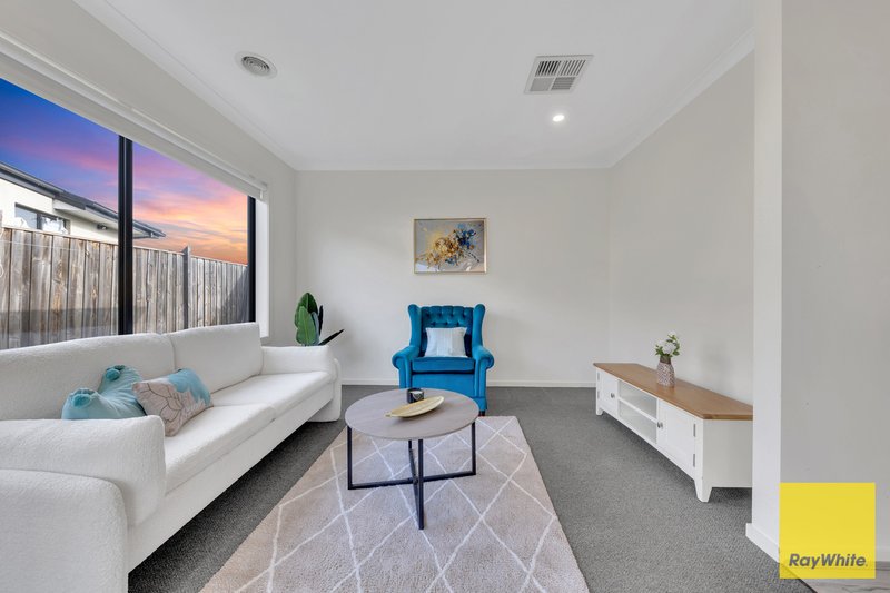 Photo - 40 Cassinia Circuit, Tarneit VIC 3029 - Image 13