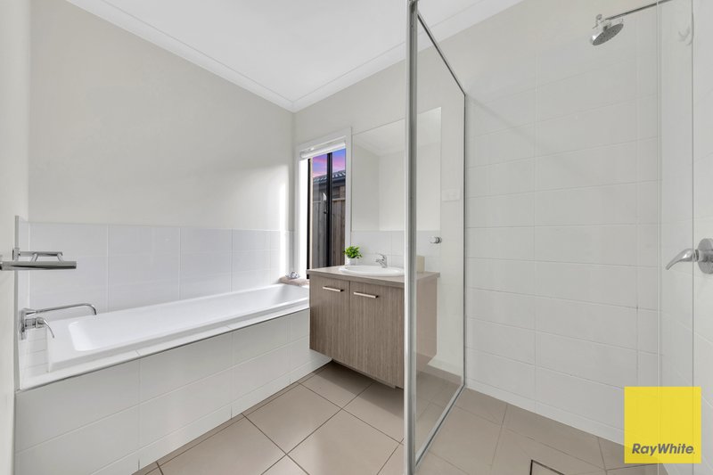 Photo - 40 Cassinia Circuit, Tarneit VIC 3029 - Image 19