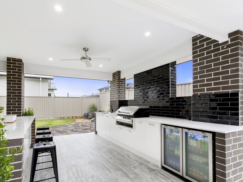 Photo - 40 Castlemaine Circuit, Harrington Park NSW 2567 - Image 3