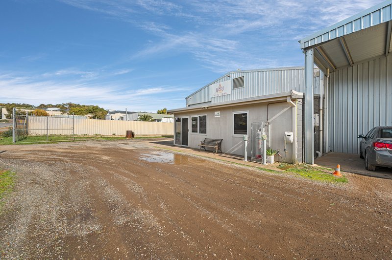 Photo - 40 Chapman Road, Hackham SA 5163 - Image 21