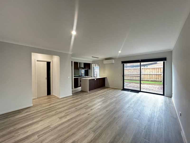 Photo - 40 Cherish Drive, Tarneit VIC 3029 - Image 6