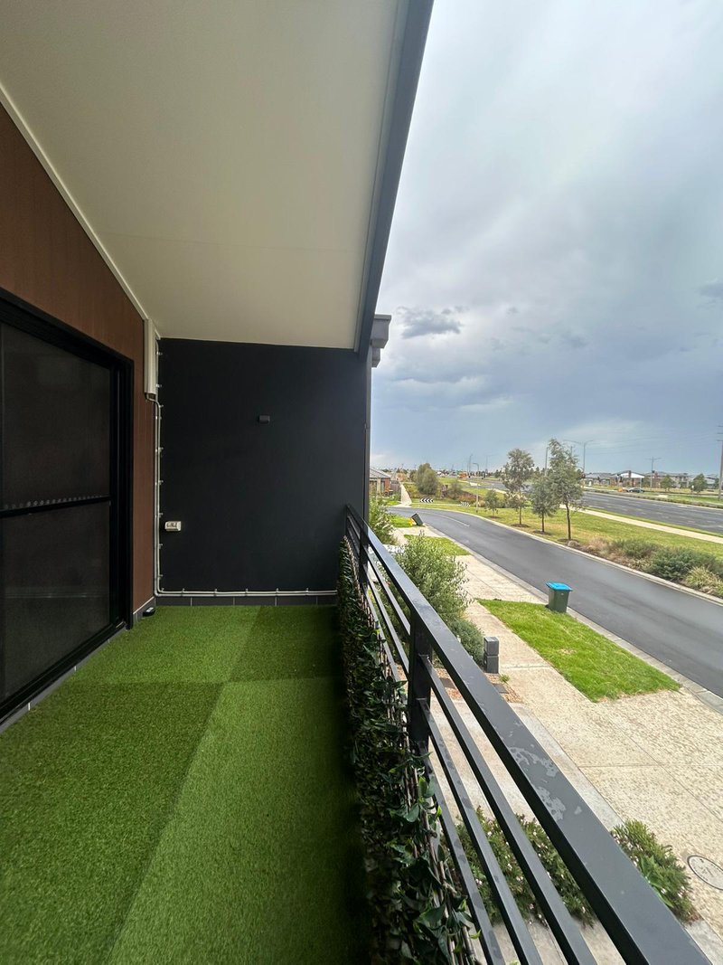 Photo - 40 Cherish Drive, Tarneit VIC 3029 - Image 11