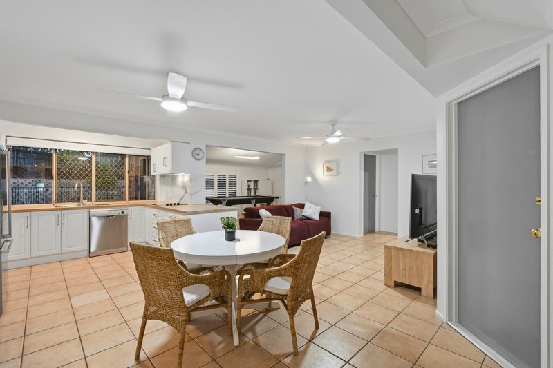 Photo - 40 Chesterfield Crescent, Kuraby QLD 4112 - Image 5