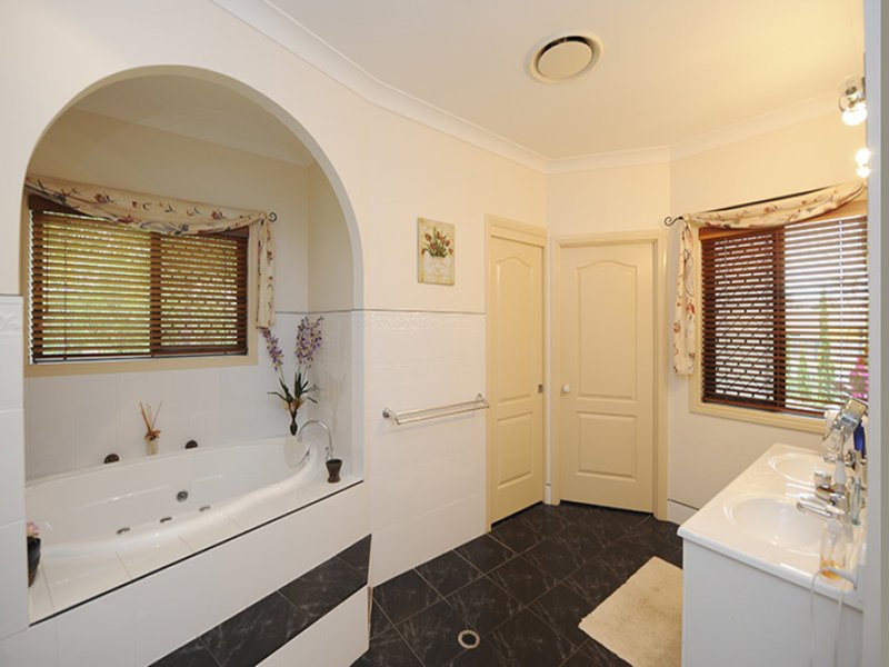 Photo - 40 Clipper Terrace, South Gladstone QLD 4680 - Image 9