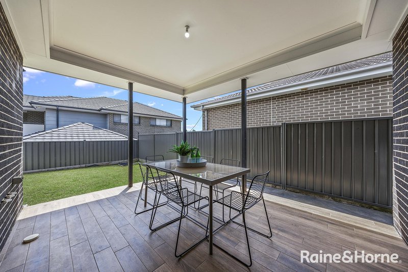 Photo - 40 Commissioners Drive, Denham Court NSW 2565 - Image 13