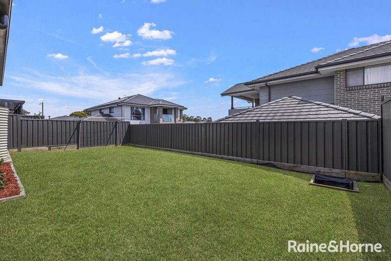 Photo - 40 Commissioners Drive, Denham Court NSW 2565 - Image 14