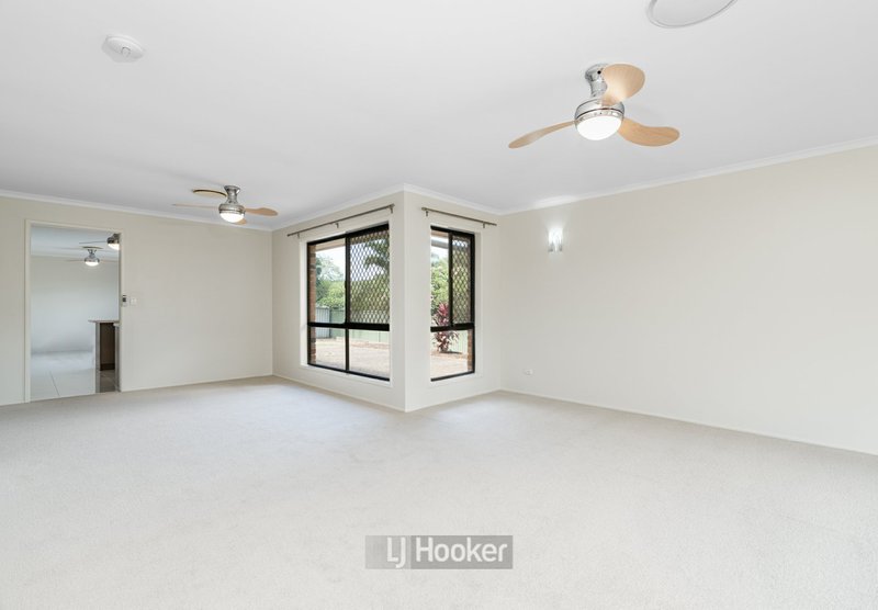 Photo - 40 Conifer Street, Hillcrest QLD 4118 - Image 4