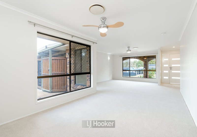 Photo - 40 Conifer Street, Hillcrest QLD 4118 - Image 6