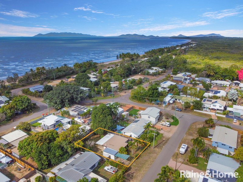 Photo - 40 Coral Street, Saunders Beach QLD 4818 - Image 10