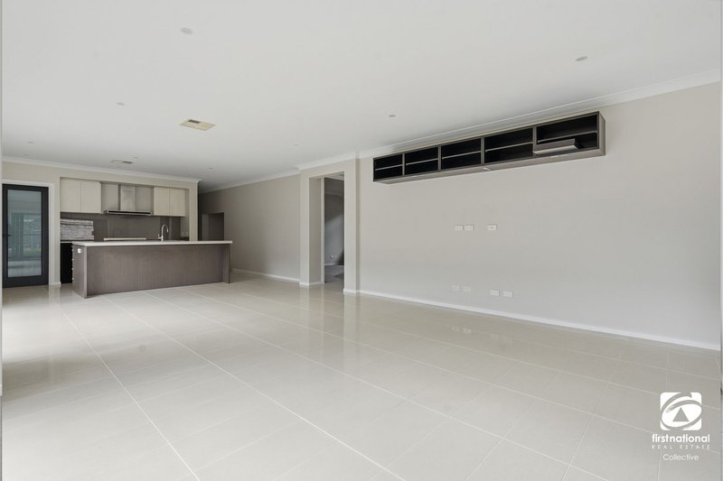 Photo - 40 Corven Avenue, Elderslie NSW 2570 - Image 9