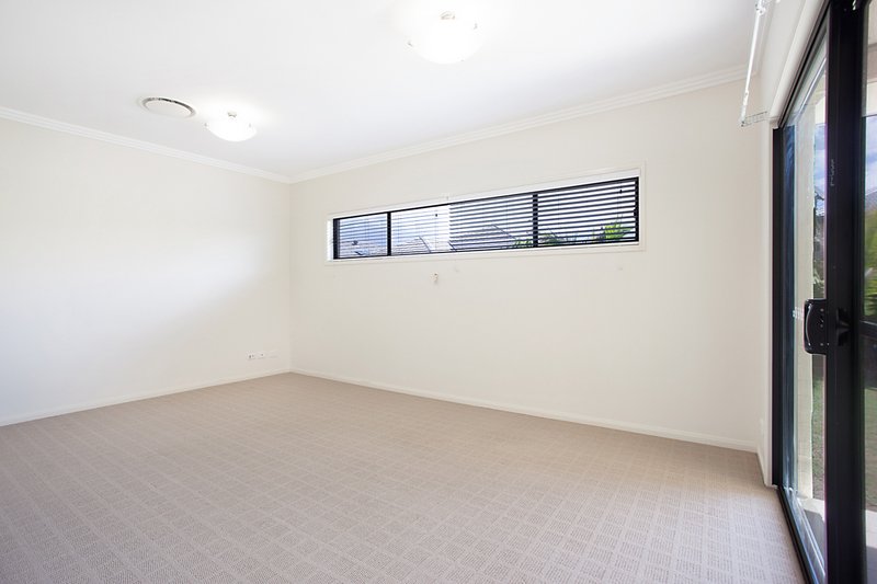 Photo - 40 Couples Street, North Lakes QLD 4509 - Image 4