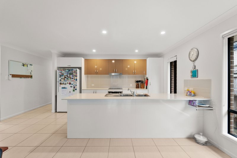 Photo - 40 Coutts Drive, Burpengary QLD 4505 - Image 8