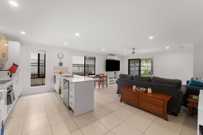 Photo - 40 Coutts Drive, Burpengary QLD 4505 - Image 9