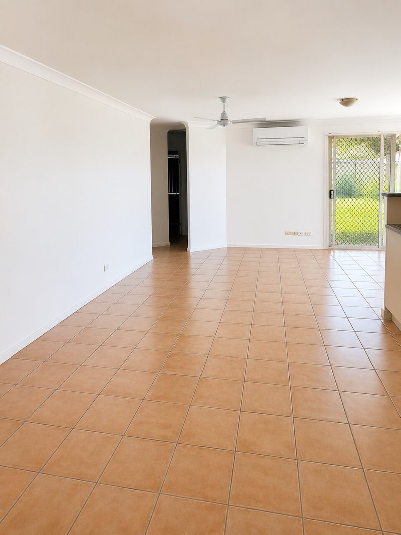 Photo - 40 Crestridge Crescent, Morayfield QLD 4506 - Image 5