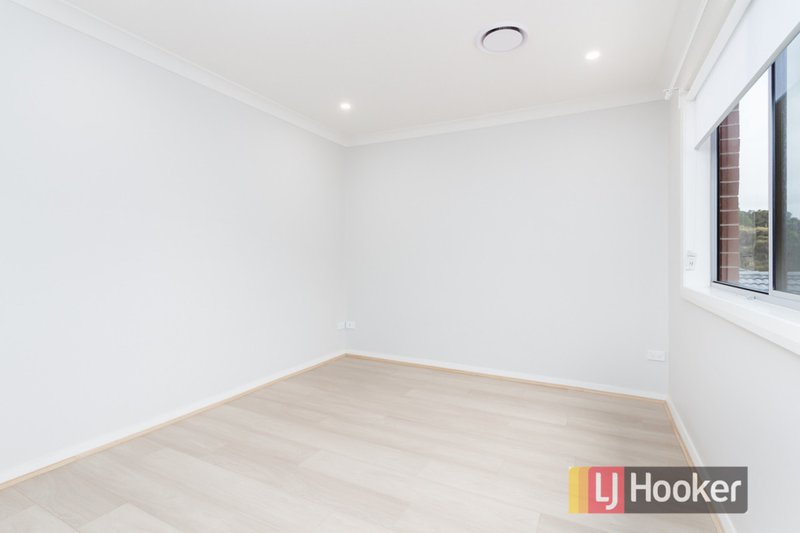 Photo - 40 Criterion Crescent, Doonside NSW 2767 - Image 11