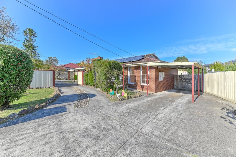 Photo - 40 Darnley Grove, Wheelers Hill VIC 3150 - Image 2