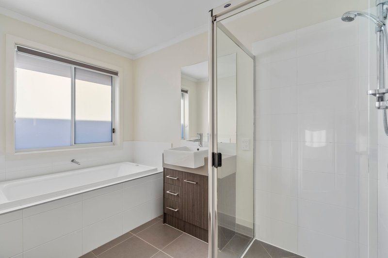 Photo - 40 Denham Circuit, Willow Vale QLD 4209 - Image 9