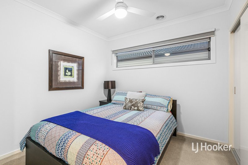 Photo - 40 Devoe Road, Point Cook VIC 3030 - Image 13