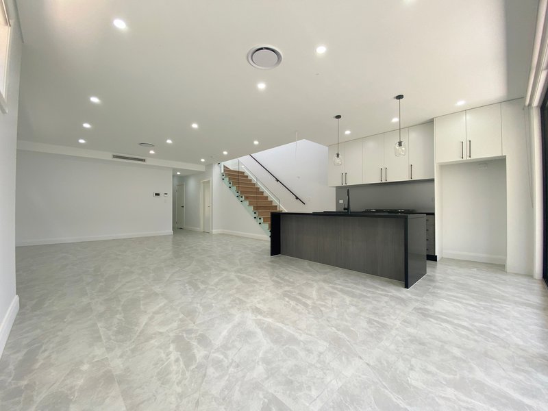 Photo - 40 Dorothy Street, Wentworthville NSW 2145 - Image 2
