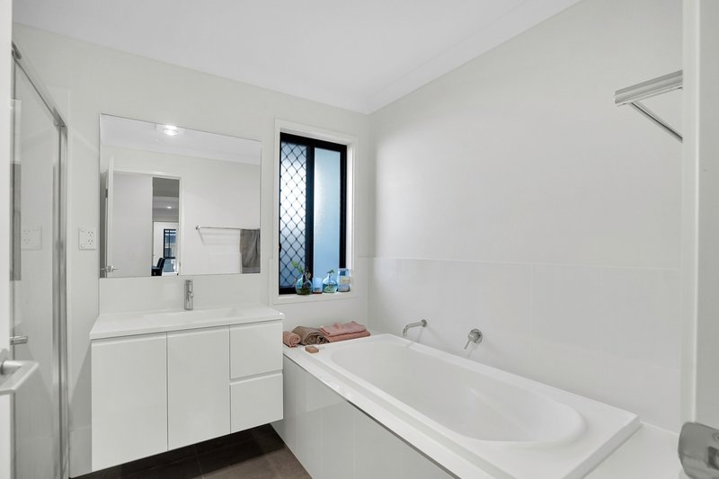 Photo - 40 Dryander Street, Yarrabilba QLD 4207 - Image 9
