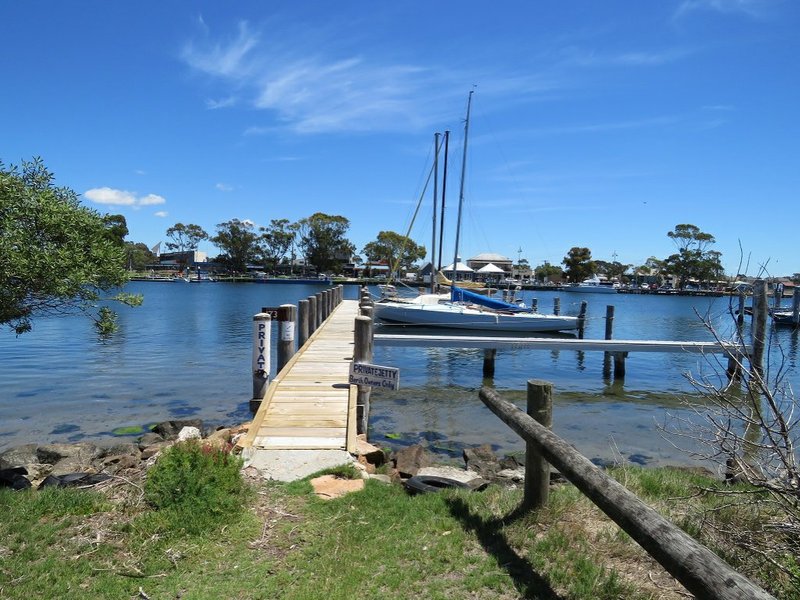 Photo - 40 Eighth Avenue, Raymond Island VIC 3880 - Image 2