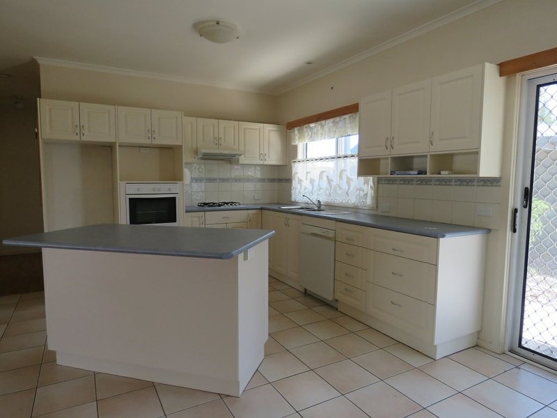 Photo - 40 Eighth Avenue, Raymond Island VIC 3880 - Image 3