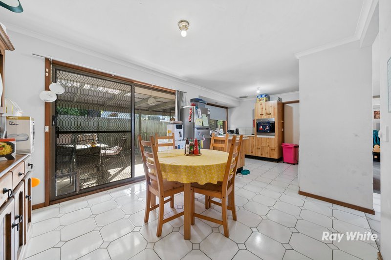 Photo - 40 Emerald Drive, Regents Park QLD 4118 - Image 6