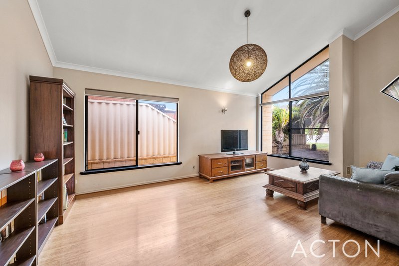 Photo - 40 Fairbairn Road, Coogee WA 6166 - Image 3