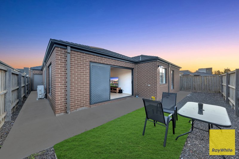 Photo - 40 Fairhall Avenue, Werribee VIC 3030 - Image 23