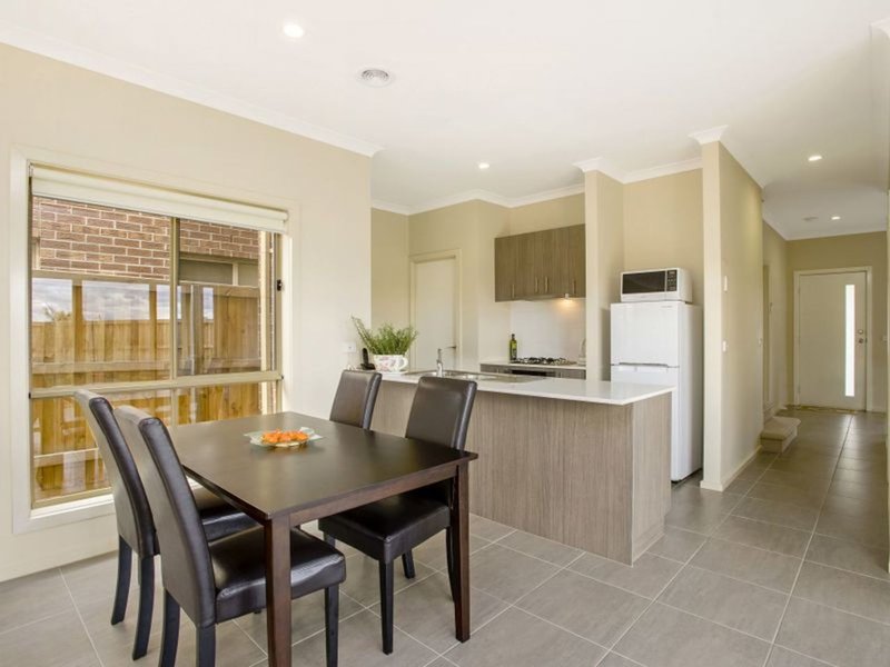 Photo - 40 Featherbrook Drive, Point Cook VIC 3030 - Image 3