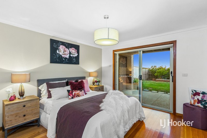 Photo - 40 Featherby Way, Altona Meadows VIC 3028 - Image 13