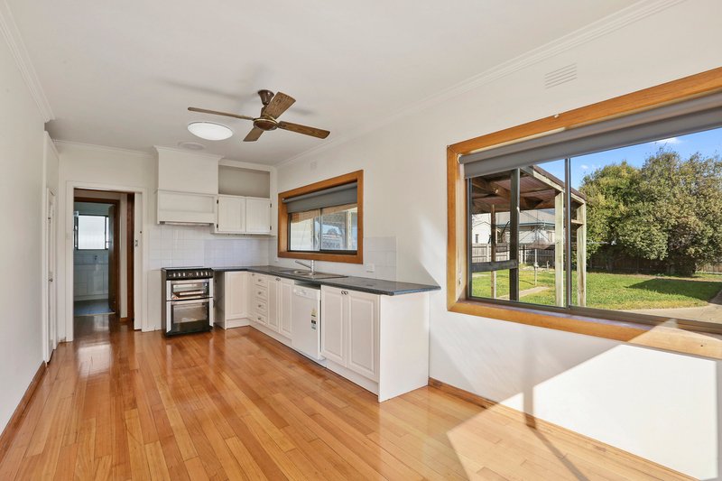 Photo - 40 Forest Road South, Lara VIC 3212 - Image 3