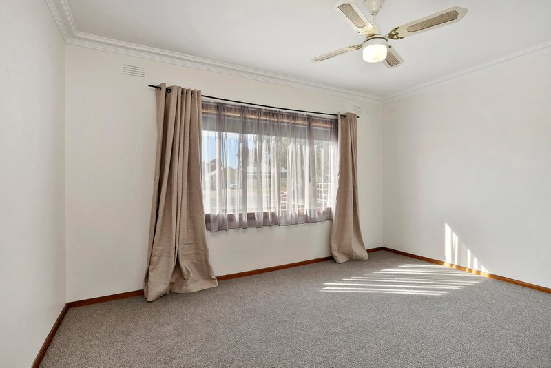 Photo - 40 Forest Road South, Lara VIC 3212 - Image 4